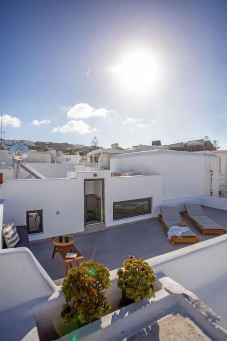 The Pelican Heritage House. * Mykonos Town